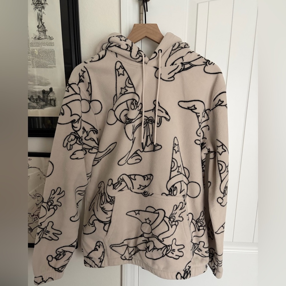 H&M Cream Sorcerer Mickey Graphic Men's Sweater